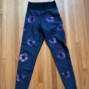 Ultra or floral leggings small
